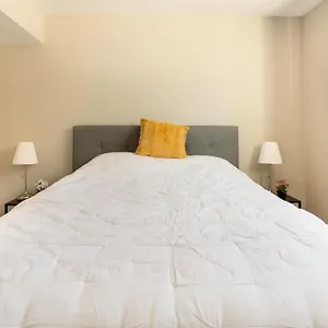 Entire 2 Bedroom Downtown - U1 Kitchener